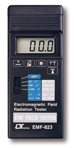 電磁波測定器 EMF 823